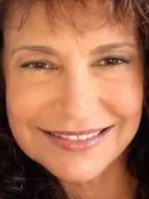 'É desgastante, me entristece': com mais de 10 novelas e 62 anos de idade, Giovanna Gold, de 'A Fazenda 18', fez críticas ao SBT por dinheiro e entrou para OnlyFans