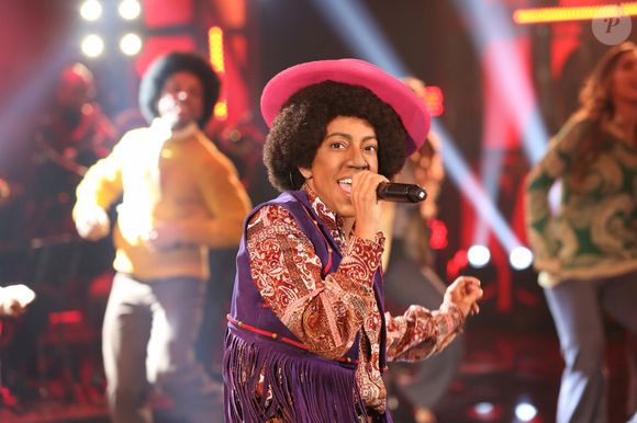 Provando seu talento como cantora e intérprete, Samantha Schmütz foi a quarta colocada no 'Show dos Famosos' em 2017, no 'Domingão'