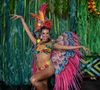 Alane Dias foi uma das - muitas! - musas famosas a desfilar na Grande Rio na madrugada desta quarta-feira (05)