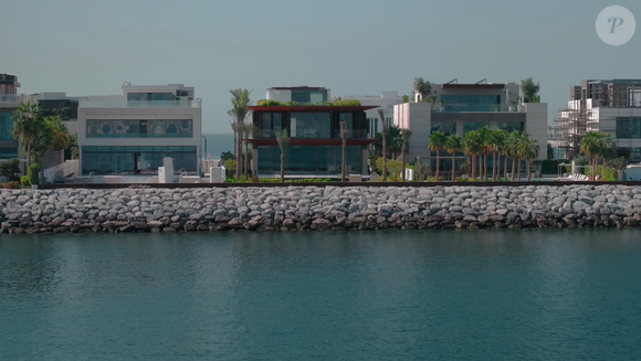 Conhecida pela privacidade extrema, a ilha artificial escolhida por Cristiano Ronaldo fica próxima ao centro de Dubai e abriga algumas das residências mais caras dos Emirados Árabes Unidos