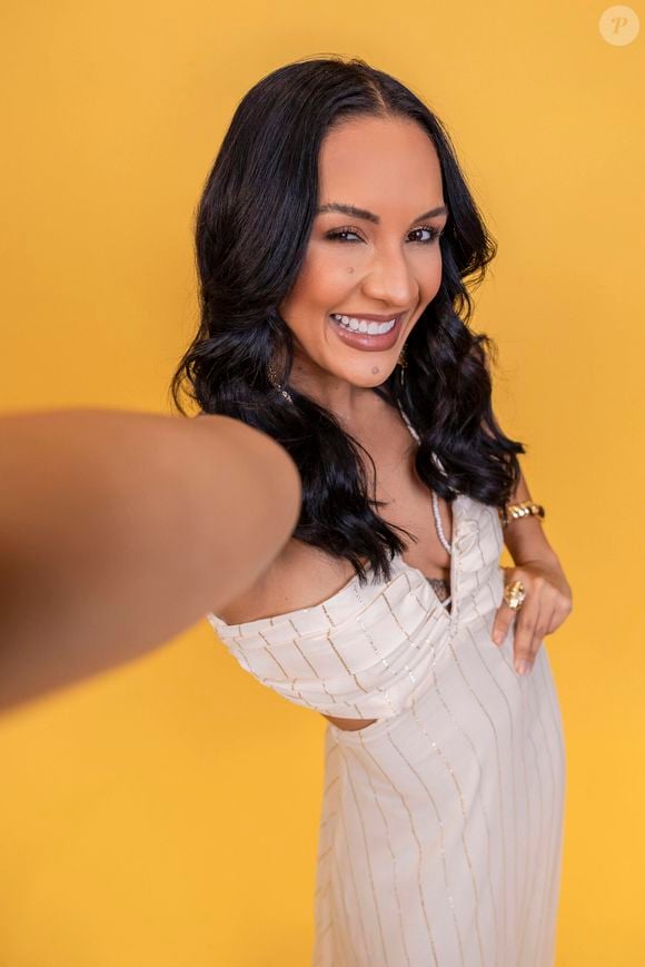 Maxiane, do 'BBB 26', ganhou defesa de sua equipe após prints ácidos atribuídos a ela virem à tona: 'Mensagens foram manipuladas com o objetivo de distorcer fatos e atacar a imagem'