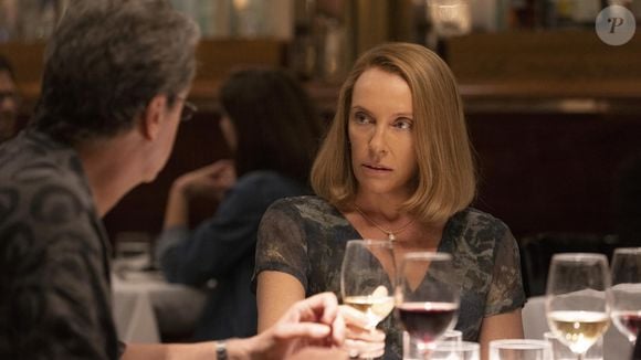 Composta por apenas oito episódios, 'A Escada' é protagonizada por Colin Firth e Toni Collette