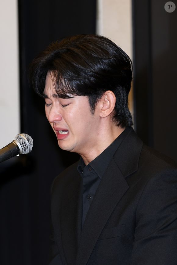 Kim Soo-hyun: ‘Eu não namorei a falecida quando ela era menor de idade. Também não é verdade que ela tomou uma decisão trágica por minha causa ou por pressão da minha agência’