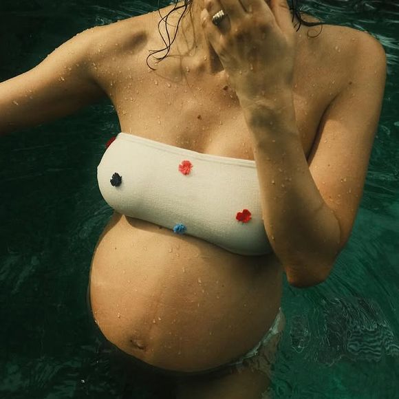 Manu Gavassi postou fotos da gravidez no Instagram, apesar de ter se mantido bastante discreta sobre o assunto