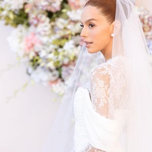 Vestido de Giovanna Lancellotti é uma peça exclusiva do estilista francês Giambattista Valli