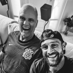 Em meio ao luto da família, sobrinho de Tadeu Schmidt, Filipe relembrou a relação com o pai e fez uma homenagem ao ex-jogador, que morreu aos 68 anos