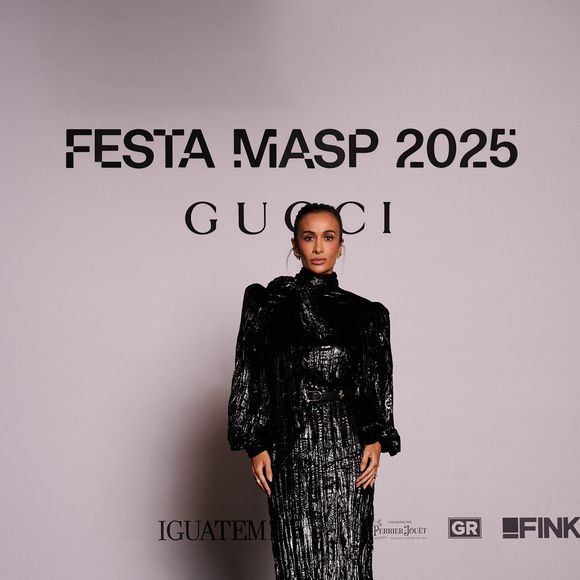 Silvia Braz escolheu um macacão preto bordado, apresentado no desfile de Gucci Cruise 2026.