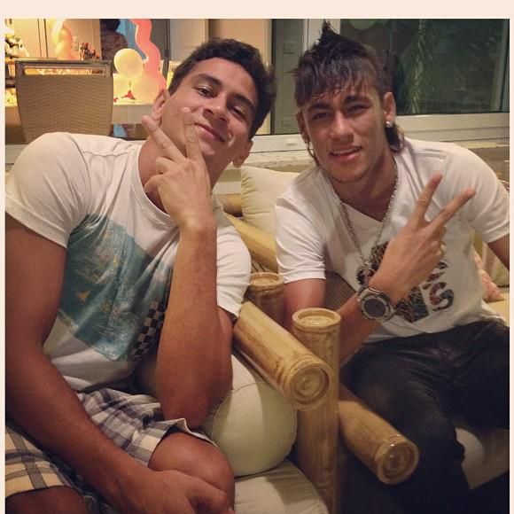 Junto de outros craques, como Paulo Henrique Ganso, Neymar colocou o Santos de volta nos holofotes