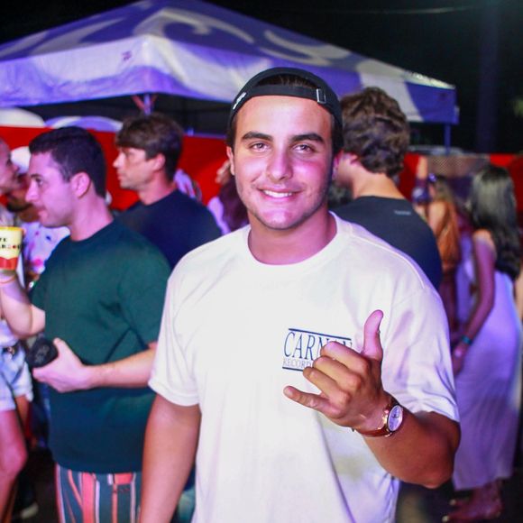 Filho mais velho de Ivete Sangalo, Marcelo respondeu a usuária que o aconselhou a lutar 'pelo natural'