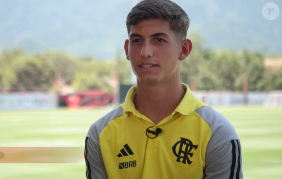 Léo Nannetti chamou atenção de Carlo Ancelotti após sequência de atuações pelo Flamengo. O jovem goleiro agora participa dos treinamentos da Seleção na Copa 2026