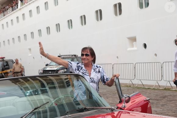 O que poucos sabem é que Roberto Carlos é apaixonado por carros de luxo e tem vários em sua garagem