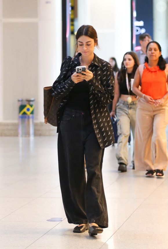 Thaila Ayala relatou séria relação do filho com a irmã mais nova: 'Não suporta'