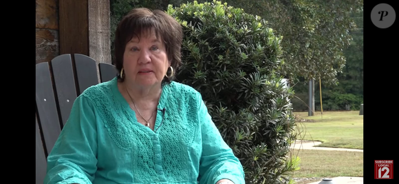 A idosa Shelvy Neal fez questão de acompanhar as homenagens preparadas para seu funeral antecipado, que teve discursos, flores e bolo personalizado