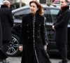 Fernanda Torres foi destaque na Semana de Moda de Paris nesta terça-feira (28)