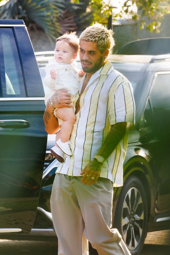 José Leonardo, filho caçula de Virginia e Zé Felipe, também estava todo estiloso.