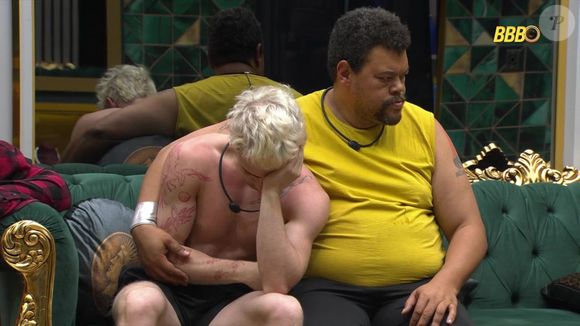 BBB 26: Babu Santana pediu desculpas a Juliano Floss por não ter o acordado, antes de Jonas debochar do gesto