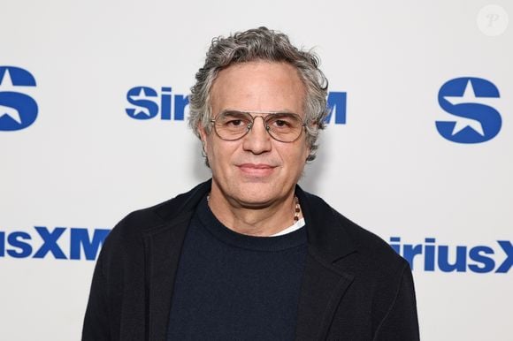 Mark Ruffalo enfrentou um tumor cerebral benigno em 2001, antes de se tornar o Hulk e alcançar fama mundial