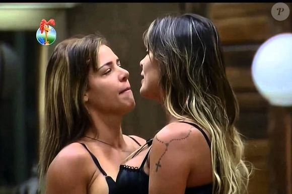 Em ‘A Fazenda 6’, Andressa Urach protagonizou a briga mais icônica da edição, com direito a ‘guerra de peitos’