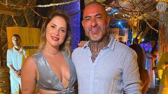 Carine Ludvic usou seu Instagram para compartilhar uma foto especial do início do relacionamento com o chef Henrique Fogaça.