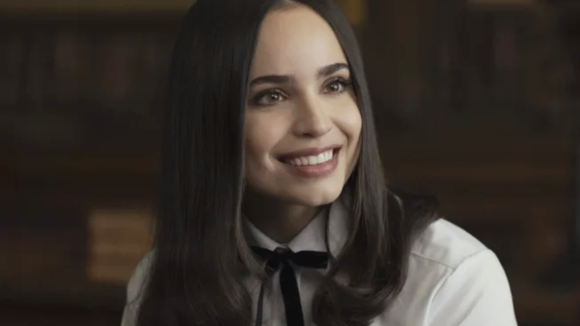 Quem é o namorado de Sofia Carson, estrela de 'Meu Ano em Oxford', da Netflix? A resposta é um tanto misteriosa...
