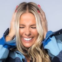 Ex-mulher de famoso apresentador e jurada de Silvio Santos nos anos 1980 desiste de 'A Fazenda 2025' às vésperas da estreia