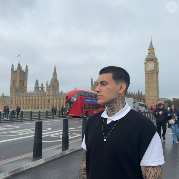 Arthur Urach justificou que escolheu o procedimento para ‘se sentir mais seguro e entregue durante o sexo’