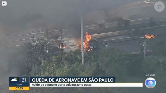 Avião que caiu hoje em São Paulo: motociclista e idosa que estava em calçada foram atingidos por destroços