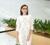 Giselle Batista escolheu uma peça com design tridimensional para acompanhar um desfile da SPFW no shopping Iguatemi JK, em São Paulo