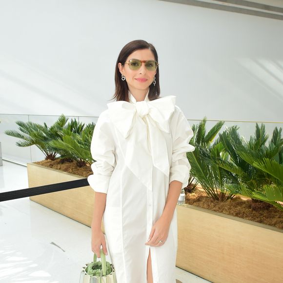 Giselle Batista escolheu uma peça com design tridimensional para acompanhar um desfile da SPFW no shopping Iguatemi JK, em São Paulo