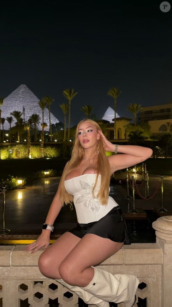 A influenciadora Malévola Alves foi detida em Alexandria, no Egito, junto com outra turista brasileira. As autoridades alegam que vídeos publicados pelas duas motivaram a abordagem policial