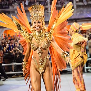 Sabrina Sato brilhou como rainha de bateria da Gaviões da Fiel por mais um ano