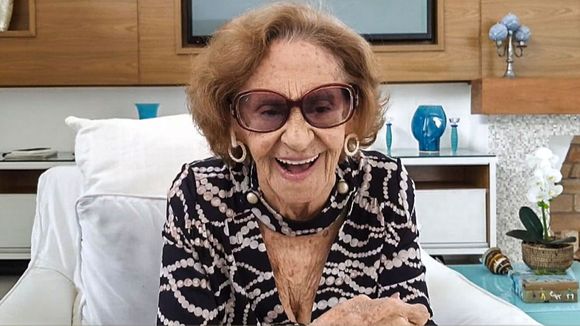 Quase um século de Laura Cardoso: da sabedoria ao amor pela arte, essas 3 frases inesquecíveis são verdadeiras lições da dama da TV que completaria 99 anos em 2026