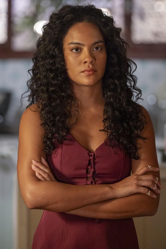 Em um determinado momento da novela, Maria de Fátima esbarra com o ex-namorado dentro de uma pousada em Paraty.