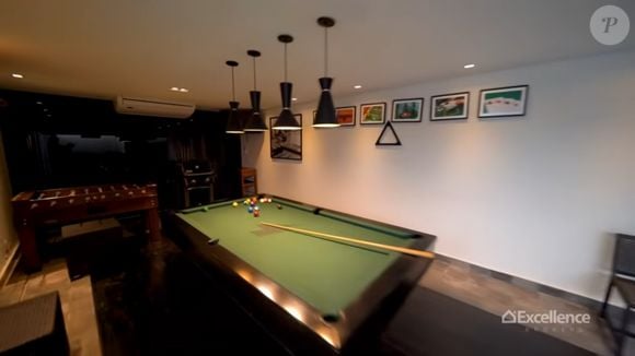 Casa que já foi do jogador do São Paulo Lucas Moura tem salão de festas para até 100 pessoas, onde é possível cantar, dançar, assistir TV e se divertir em jogos como sinuca