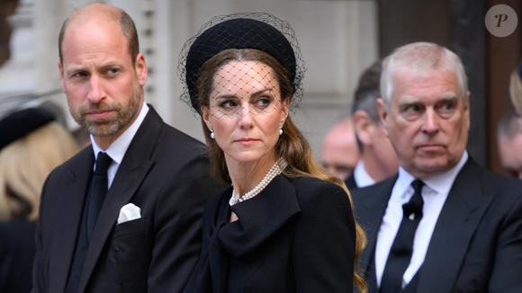 Segundo a fonte, Príncipe William e Kate Middleton estão cada vez mais distantes de um acordo de paz com o Príncipe Harry e Meghan Markle