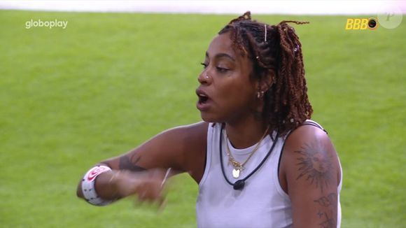 Muitas pessoas criticaram Thamiris pelo choro e outras saíram em defesa da sister