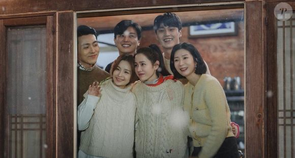 'Trinta e Nove': três amigas prestes a completar 40 anos veem suas vidas mudar quando um diagnóstico terminal coloca à prova a força da amizade entre elas