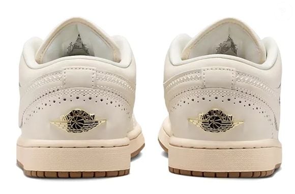 Os tons terrosos e quentes são uma das principais marcas do estilo boho chic e combinam super bem com o Nike Air Jordan 1 Low SE Feminino