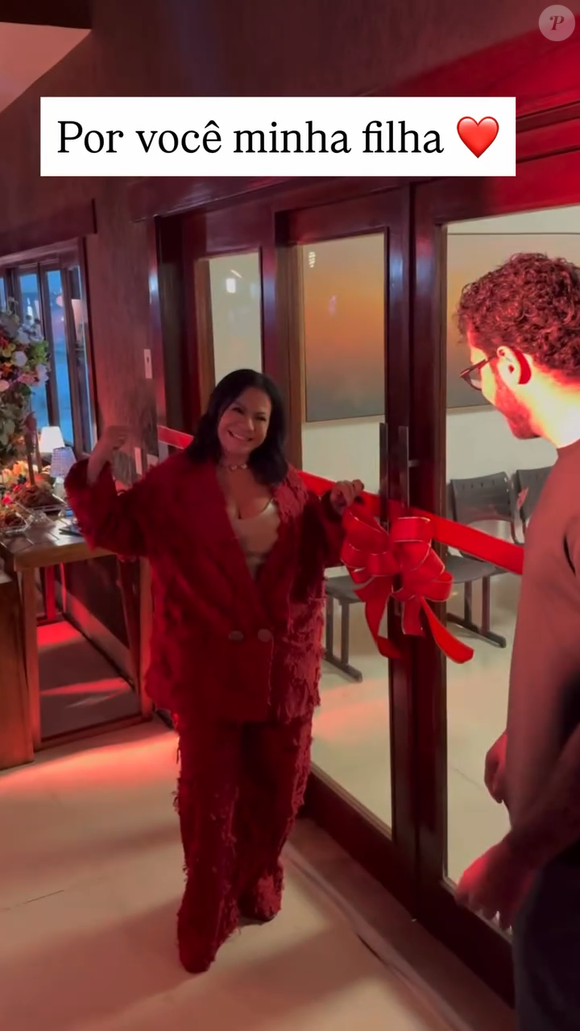 Mãe de Marilia Mendonça, Ruth Moreira participou de inauguração de nova sede do instituto que leva o nome da filha