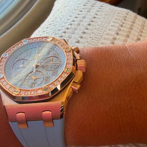Antonela Roccuzzo chamou atenção ao usar um Audemars Piguet Royal Oak Offshore Lady, avaliado em cerca de R$ 242 mil, durante a campanha da Argentina na Copa do Mundo de 2026