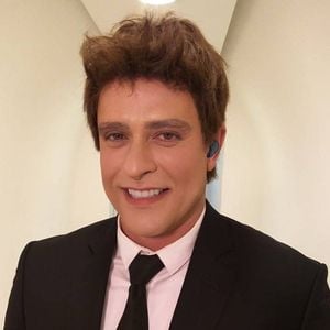 É Diogo Nogueira ou Michael Bublé? Neste clique, o cantor encarnou o astro internacional no 'Show dos Famosos', do 'Domingão'