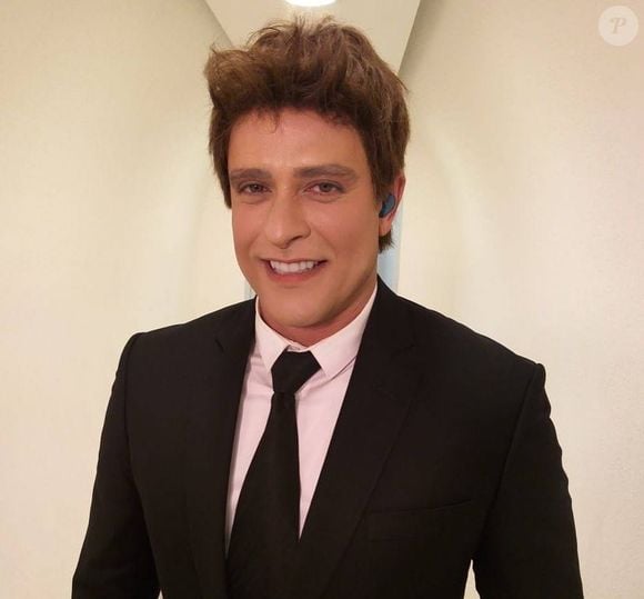 É Diogo Nogueira ou Michael Bublé? Neste clique, o cantor encarnou o astro internacional no 'Show dos Famosos', do 'Domingão'