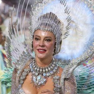 Paolla Oliveira após se despedir do posto de rainha de bateria da Grande Rio voltou a falar da emoção do último desfile: 'Cada passo com o coração'