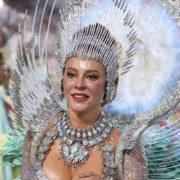 Paolla Oliveira após se despedir do posto de rainha de bateria da Grande Rio voltou a falar da emoção do último desfile: 'Cada passo com o coração'