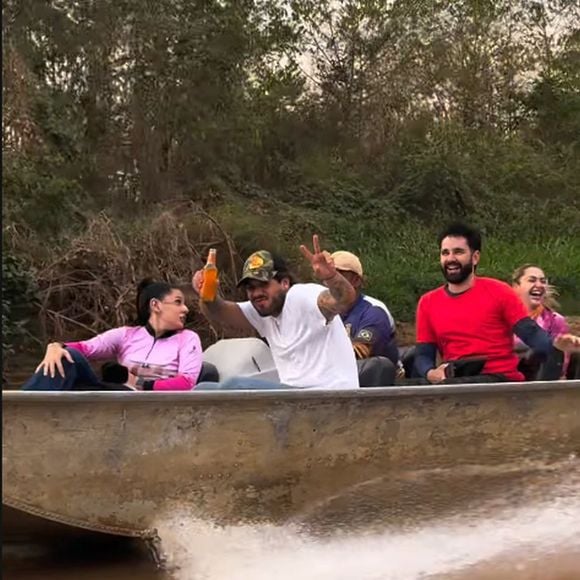 Durante o dia, Ana Castela e Zé Felipe passearam de barco