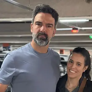 Tadeu Schmidt reflete sobre transplante capilar: ‘Eu acho que estou mais bonito. Minha esposa fala isso todos os dias, mas ela é suspeita…’