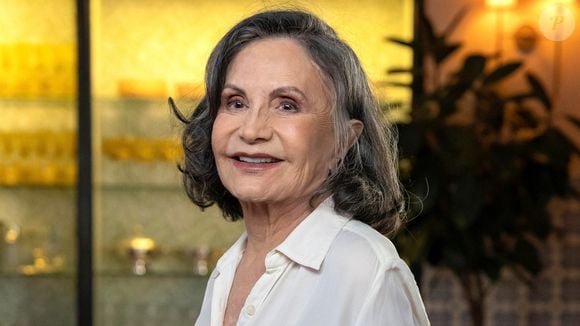 Rosamaria Murtinho chega aos 94 anos neste sábado, dia 24 de outubro. A atriz, que acumula mais de 75 anos de carreira, segue emendando um trabalho atrás do outro e mantendo uma rotina ativa.