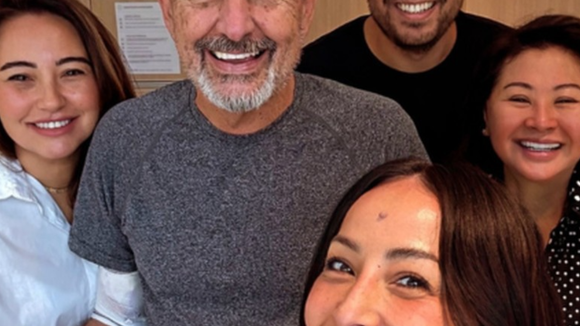 'Amor é a cura': família de Sabrina Sato se une em hospital após 'grande cirurgia' do pai, Omar, de 76 anos