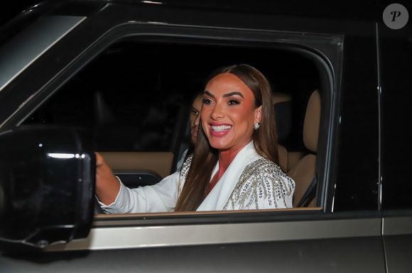 Nicole Bahls escolheu look com ombreira para festa de Anitta