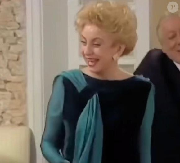 Na trama, Beatriz Segall vivia Clotilde Jordão, uma socialite que já não tinha mais tanto glamour, mas mantinha intacta a pose de quem nunca perde a classe e, aparentemente, também o preconceito